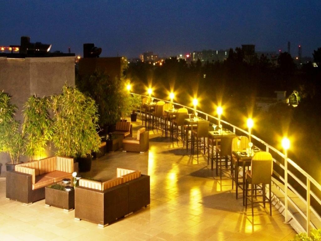 Svenska Design Hotel, Electronic City, Bangalore Kammasandra Buitenkant foto